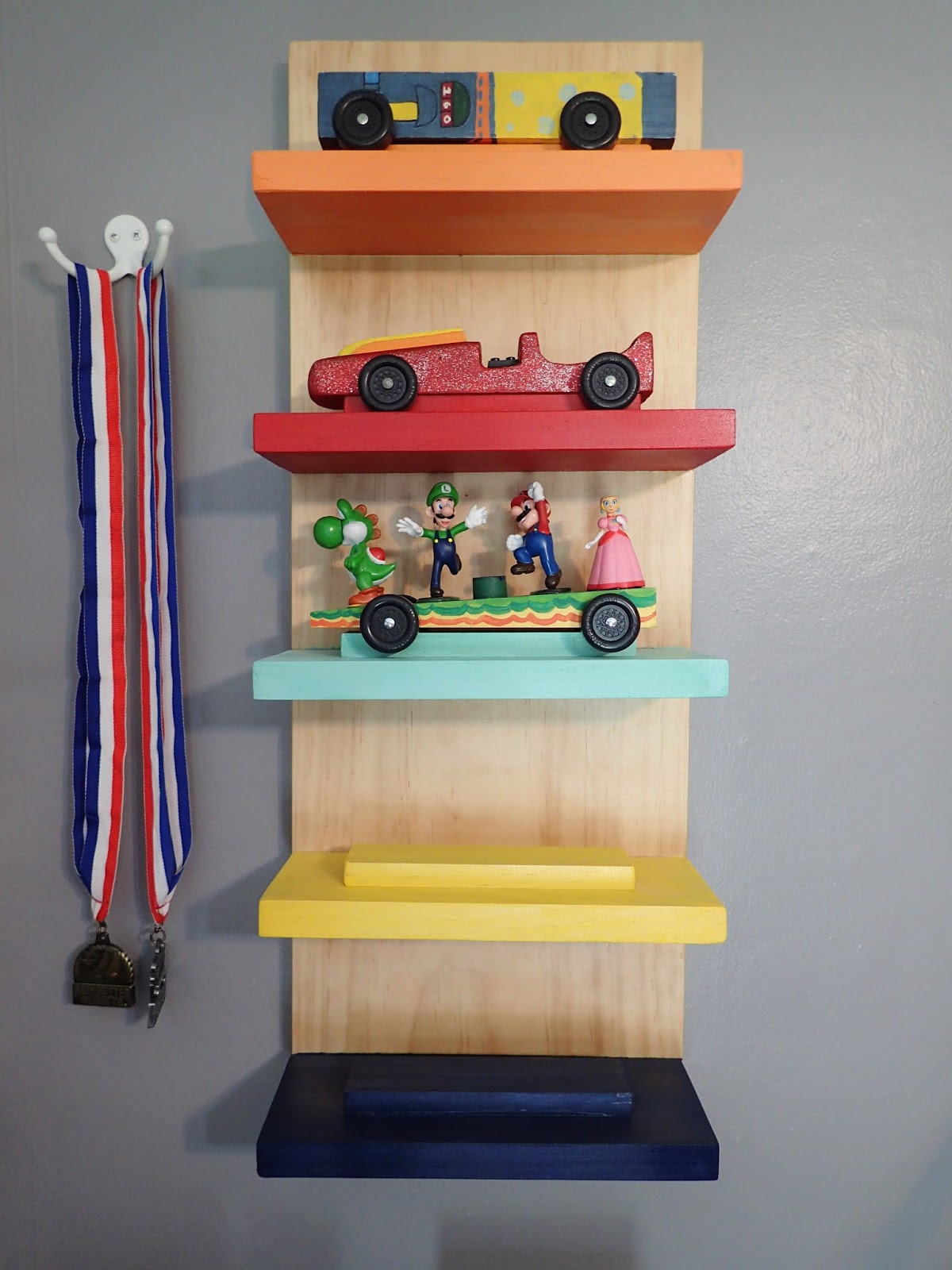 Twinfamous! DIY Cub Scout Pinewood Derby Display Rack