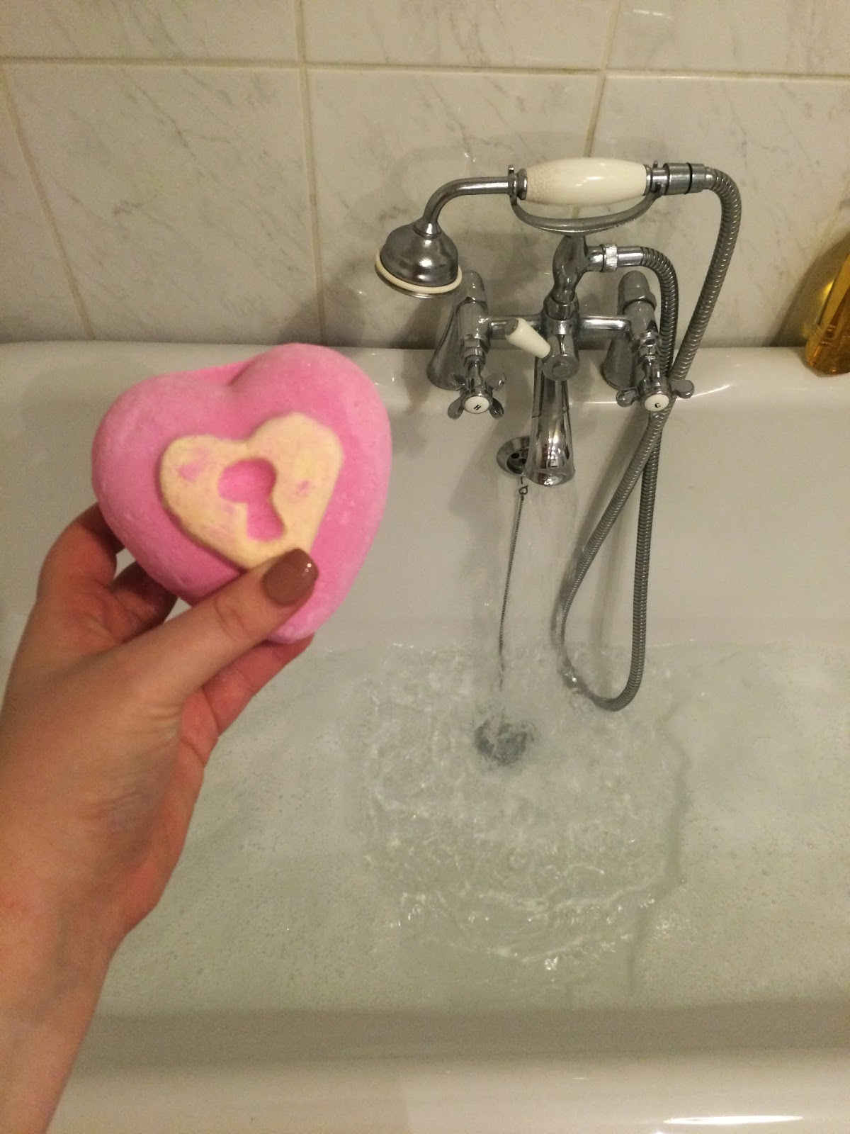 Lauren Ce. LUSH valentines Bath BOMBS