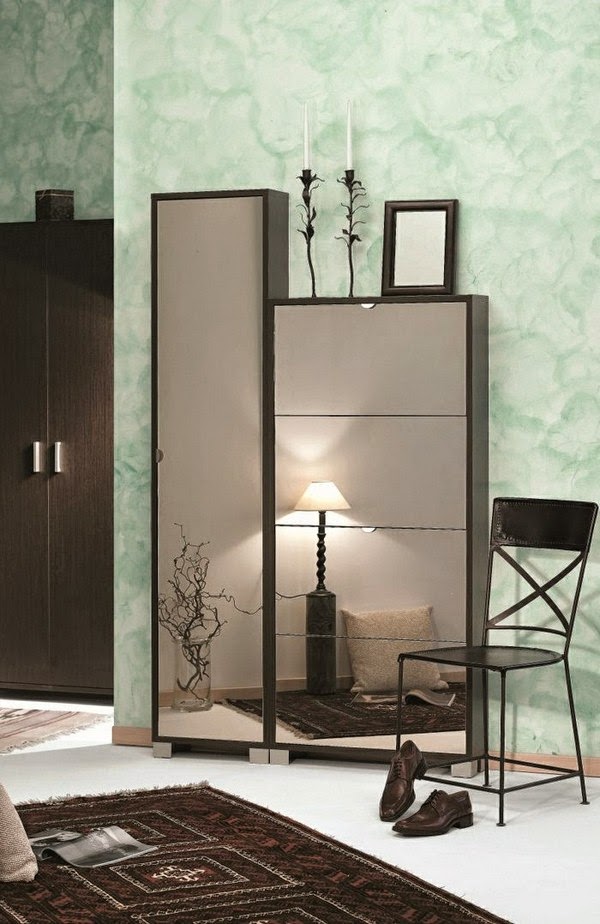 Shoe cabinet with mirror for more shine in the apartment