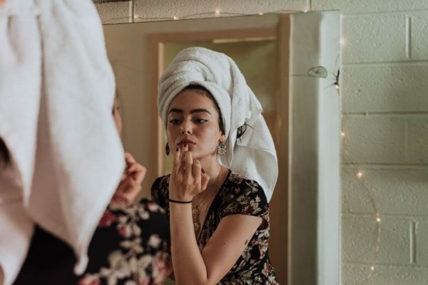 5 Item Makeup Ini Wajib Banget Kamu Punya Meski Gak Doyan Dandan