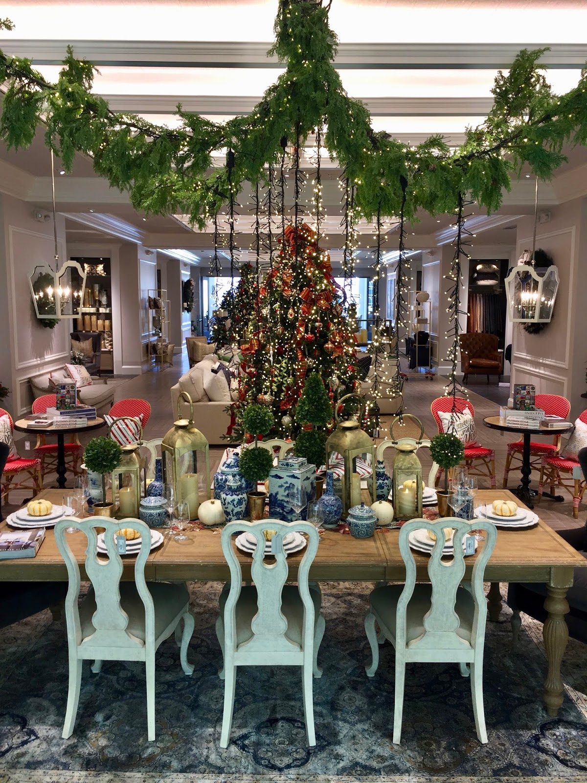 Stylish Spaces Designed For Living It S A Frontgate Christmas