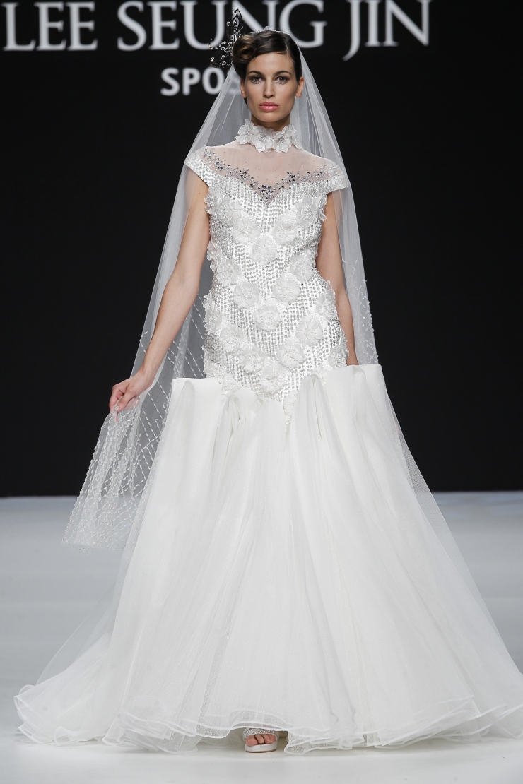Fairytale Wedding Place: Luxuriou Wedding Dresses By Lee Seung Jin Sposa