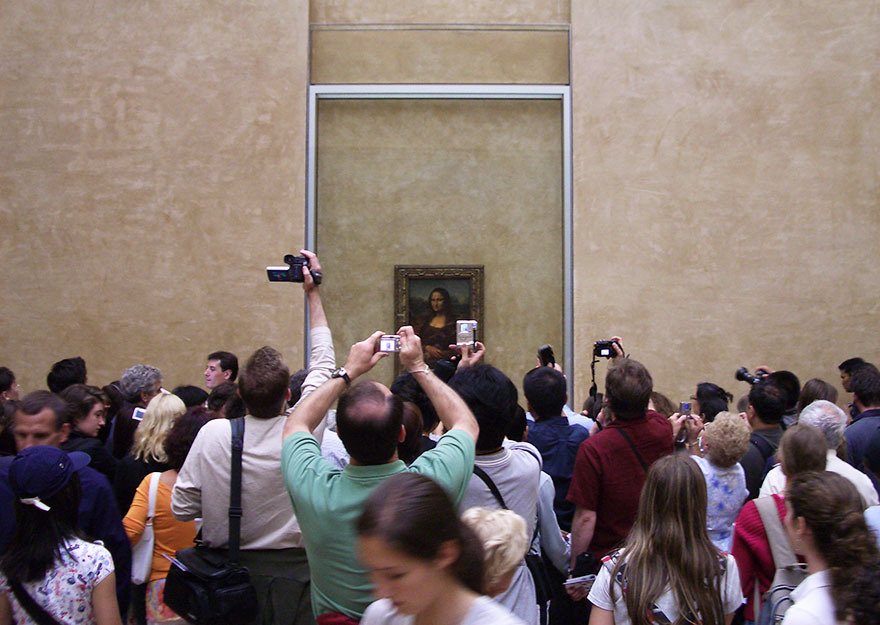 Travel Expectations Vs Reality (20+ Pics) - Admiring Mona Lisa In Louvre Museum, Paris, France