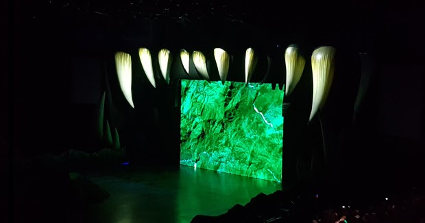michaela strachan walking with dinosaurs
