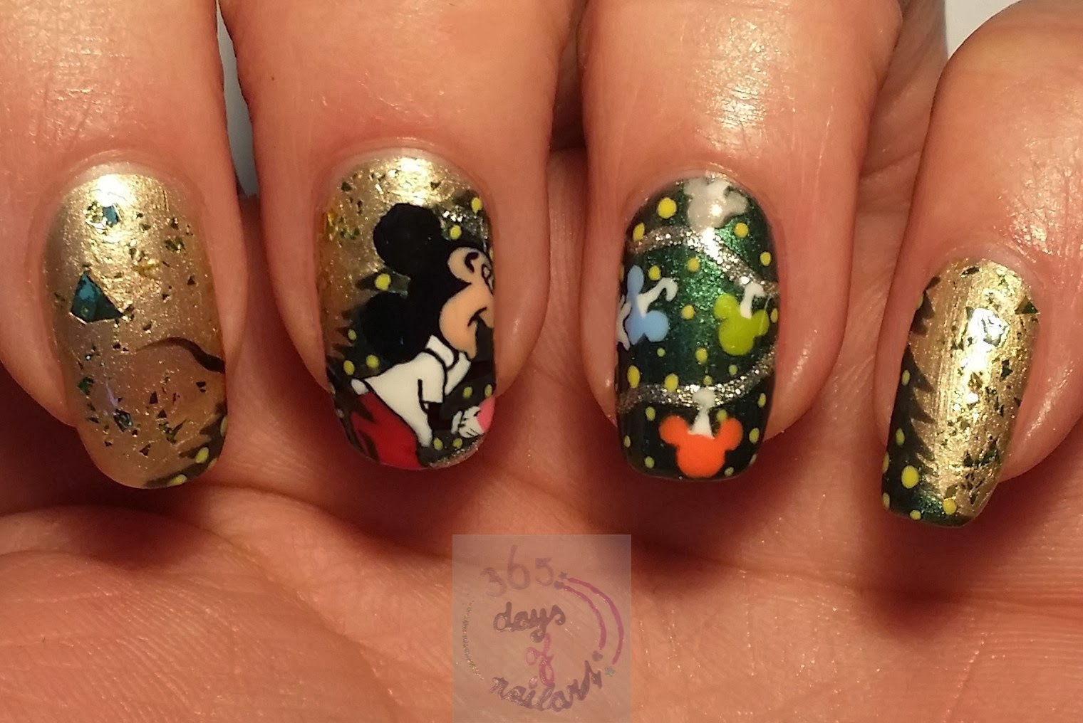 365+ days of nail art Day 350) Mickey Mouse Christmas nail art