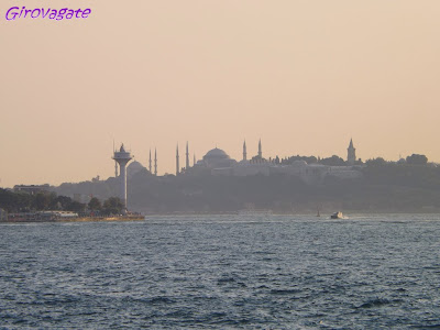 gita Bosforo Istanbul barca tramonto