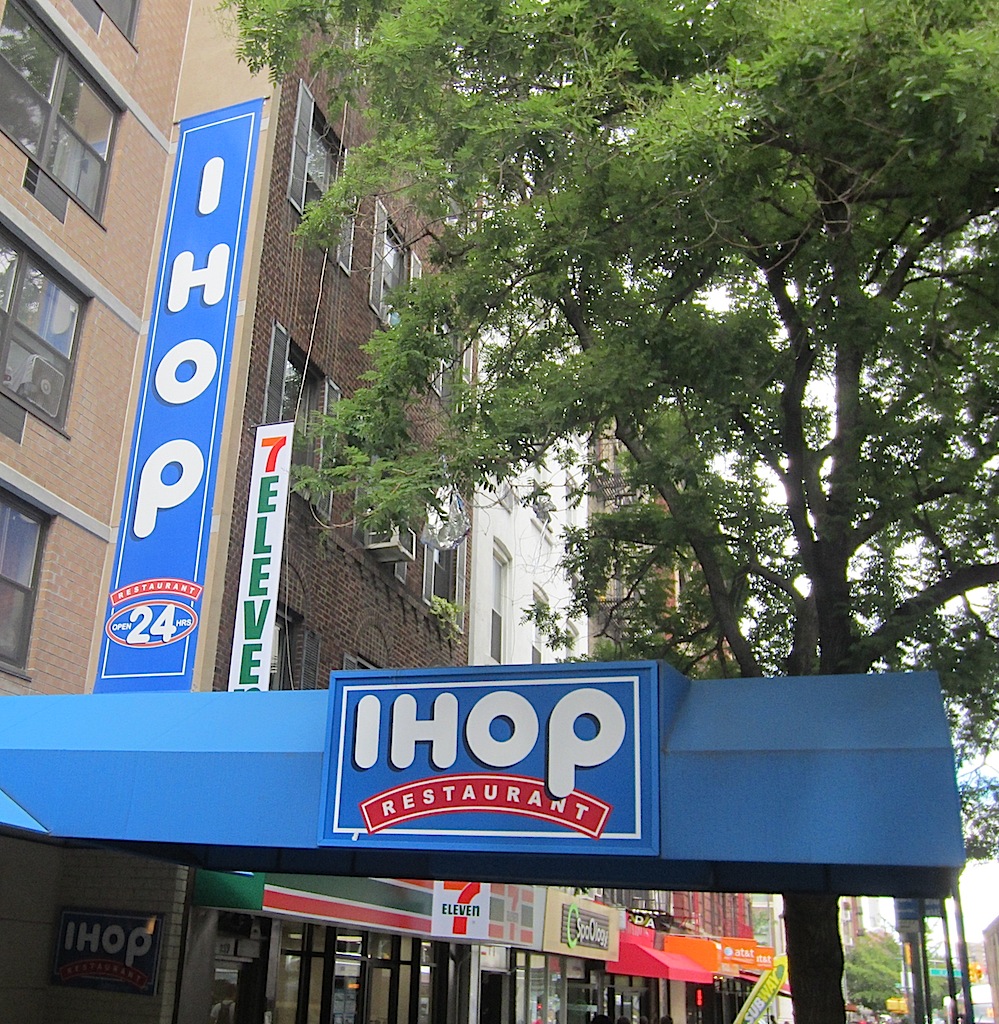 IHOP  No 7-Eleven