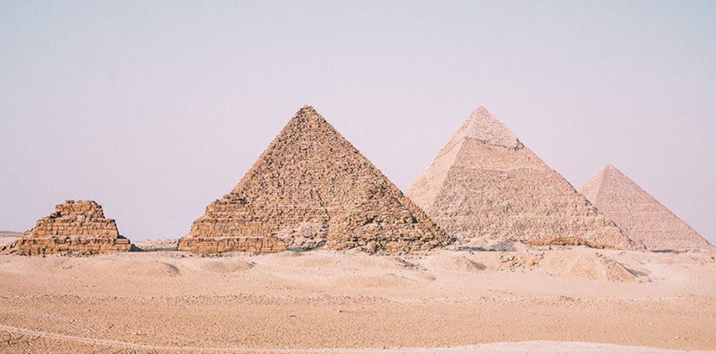 Archeologi spiegano enigmatico allineamento della Grande Piramide di Giza