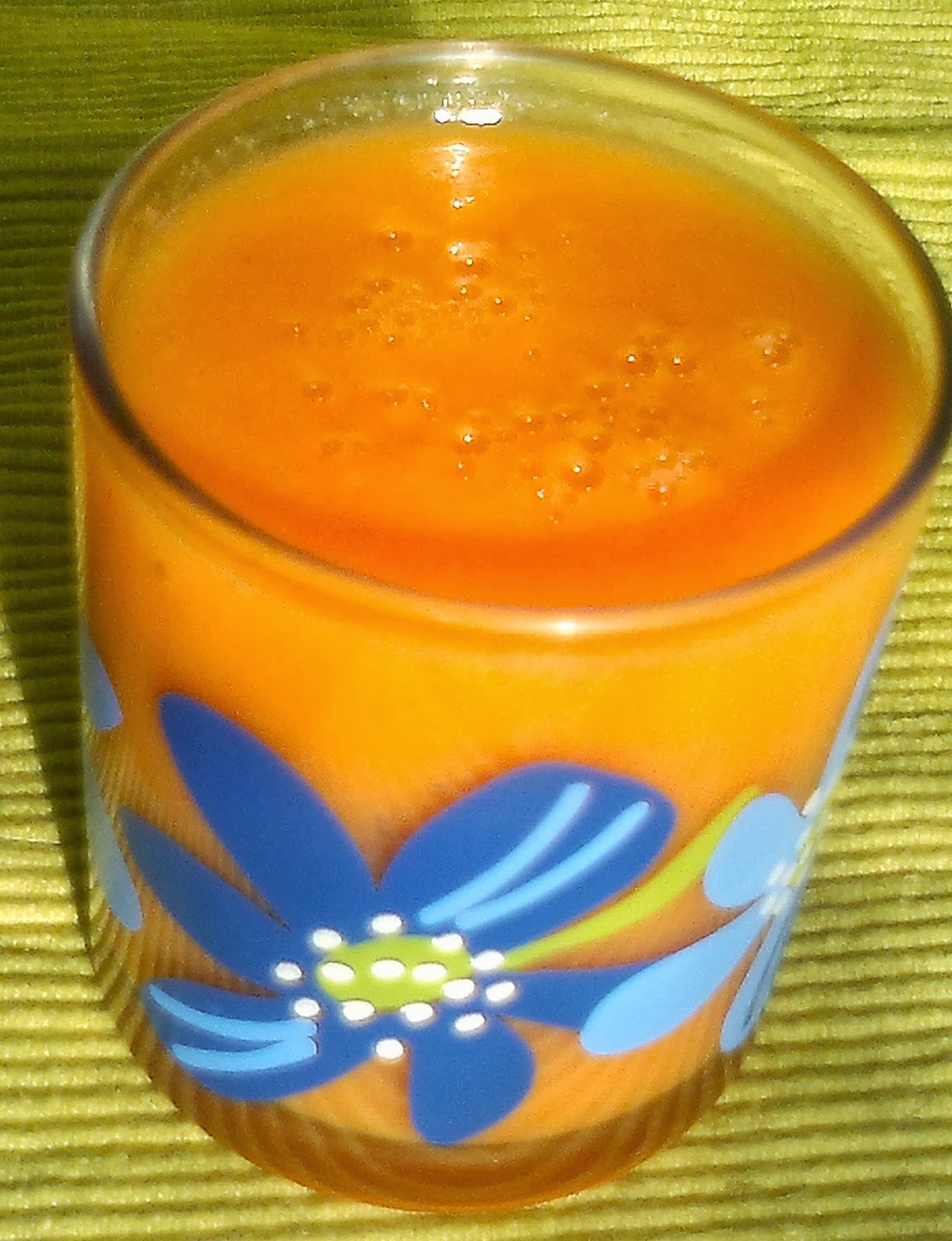 cómo como BATIDO DE MANZANA Y ZANAHORIA cómo como BATIDO DE MANZANA Y ZANAHORIA