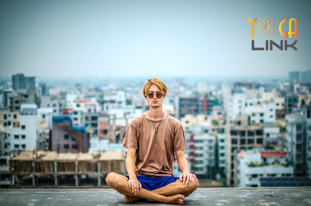 Yoga qua cái nhìn của mạng xã hội và thực tế Yoga qua cái nhìn của mạng xã hội và thực tế