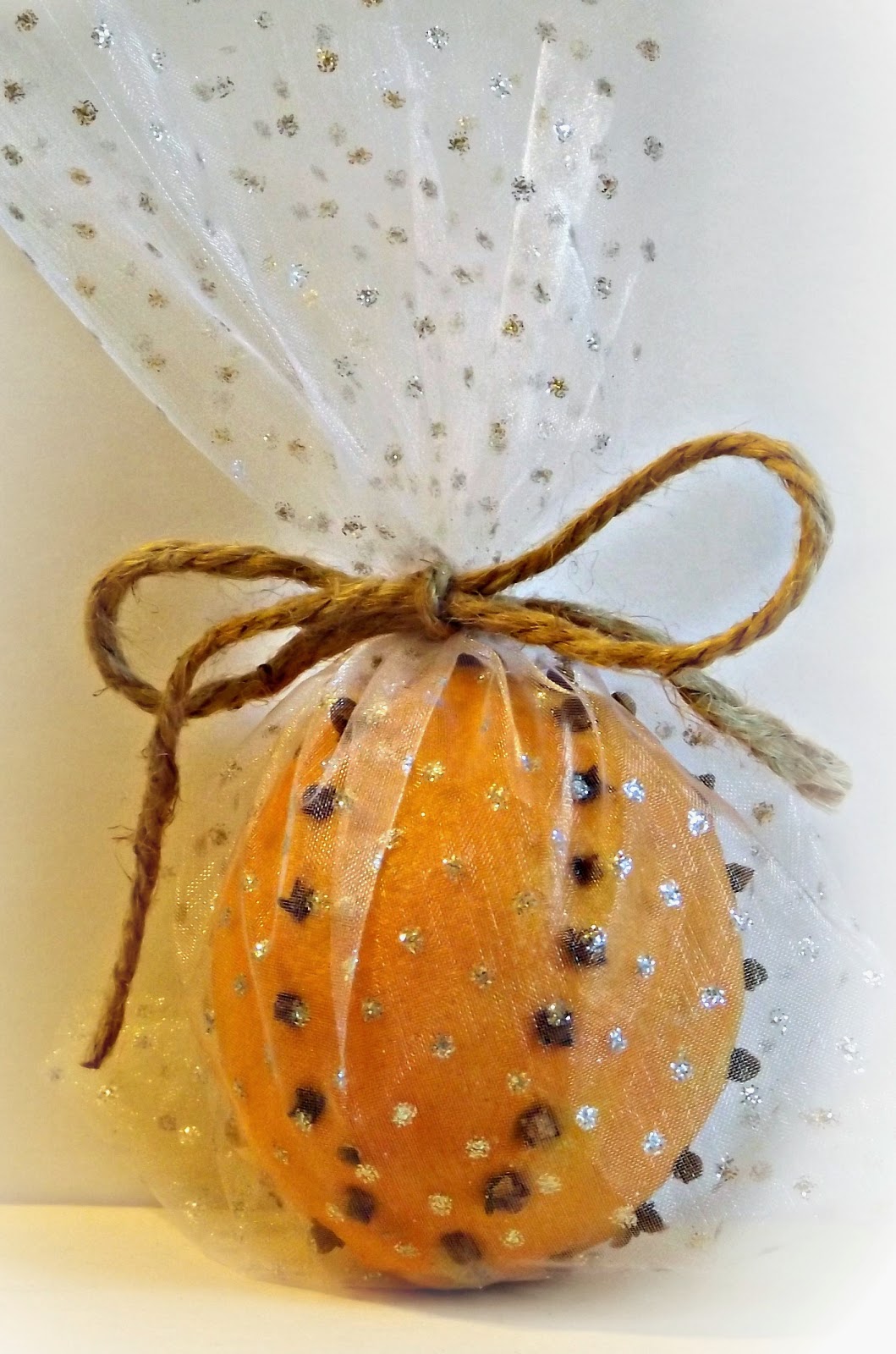 Heartedly Handcrafted DIY Air Freshener Orange and Clove Pomander Balls