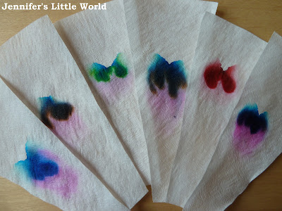 Coffee filter chromatography with children science experiment