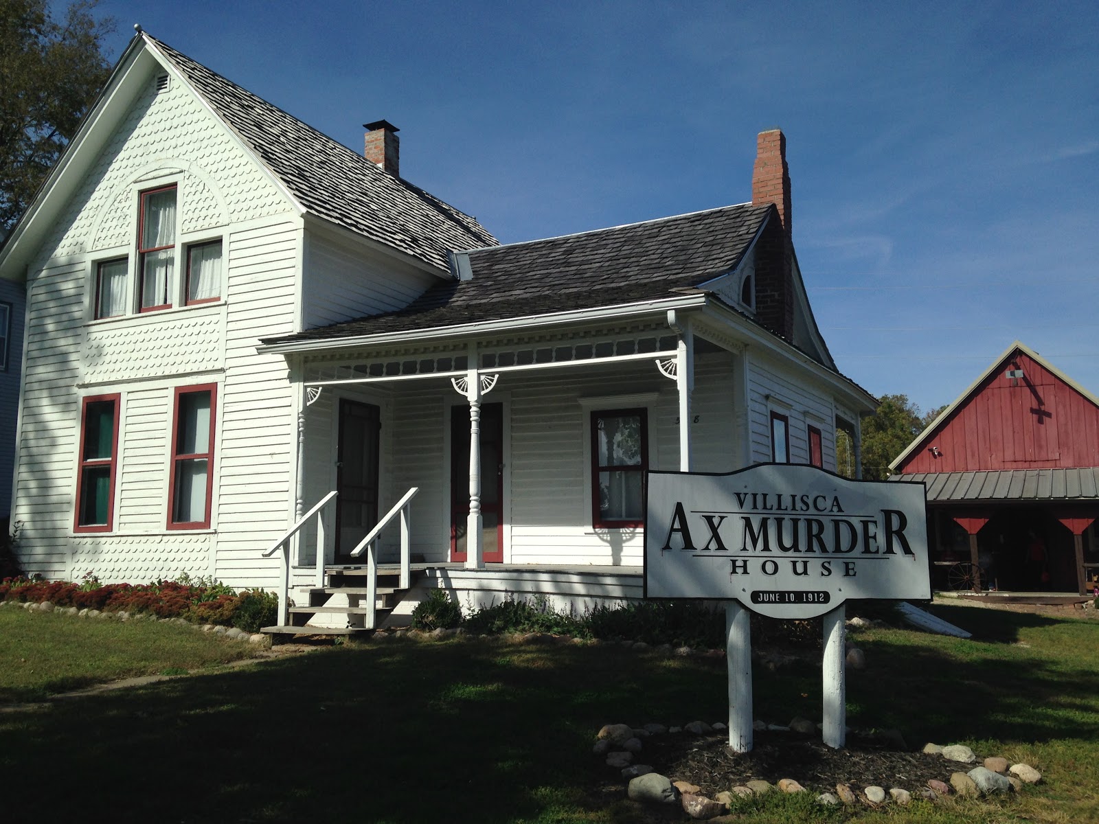 CombatCritic's TravelValue™ Villisca, Iowa Disembodied Voices, Moving