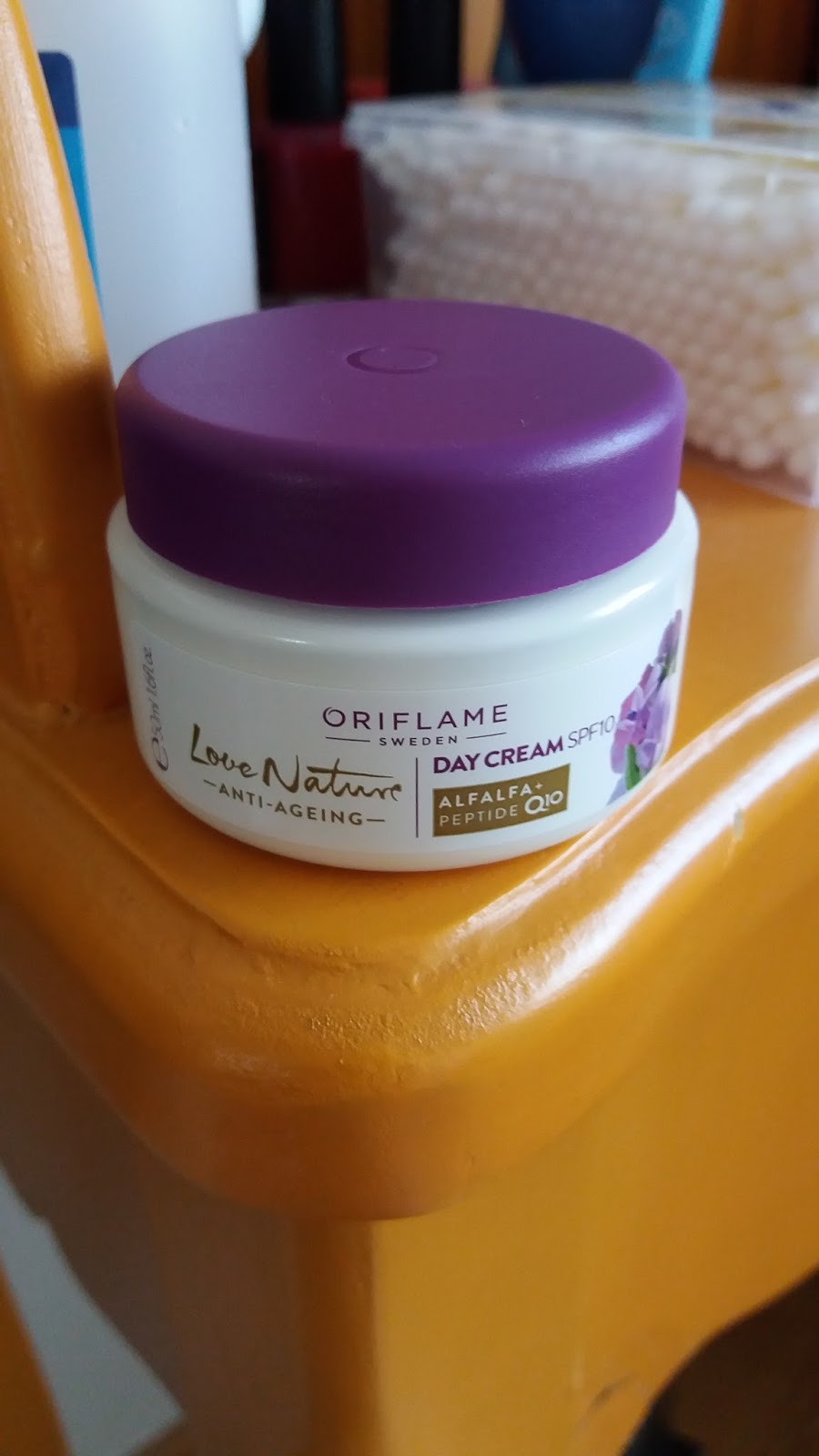 Under the Gravity's Choices Oriflame Day Cream Love Nature