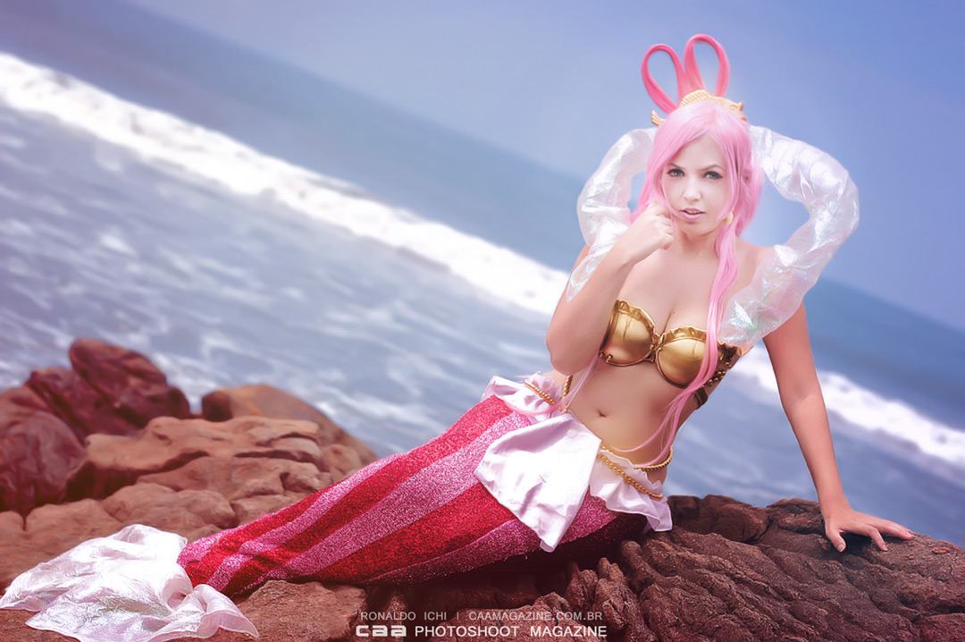 cosplayer JuTsukino and your Princess Shirahoshi (人魚姫 Ningyo Hime) cosplay costume from One Piece ワンピース . Photography by CAA/ Ronaldo Ichi.
