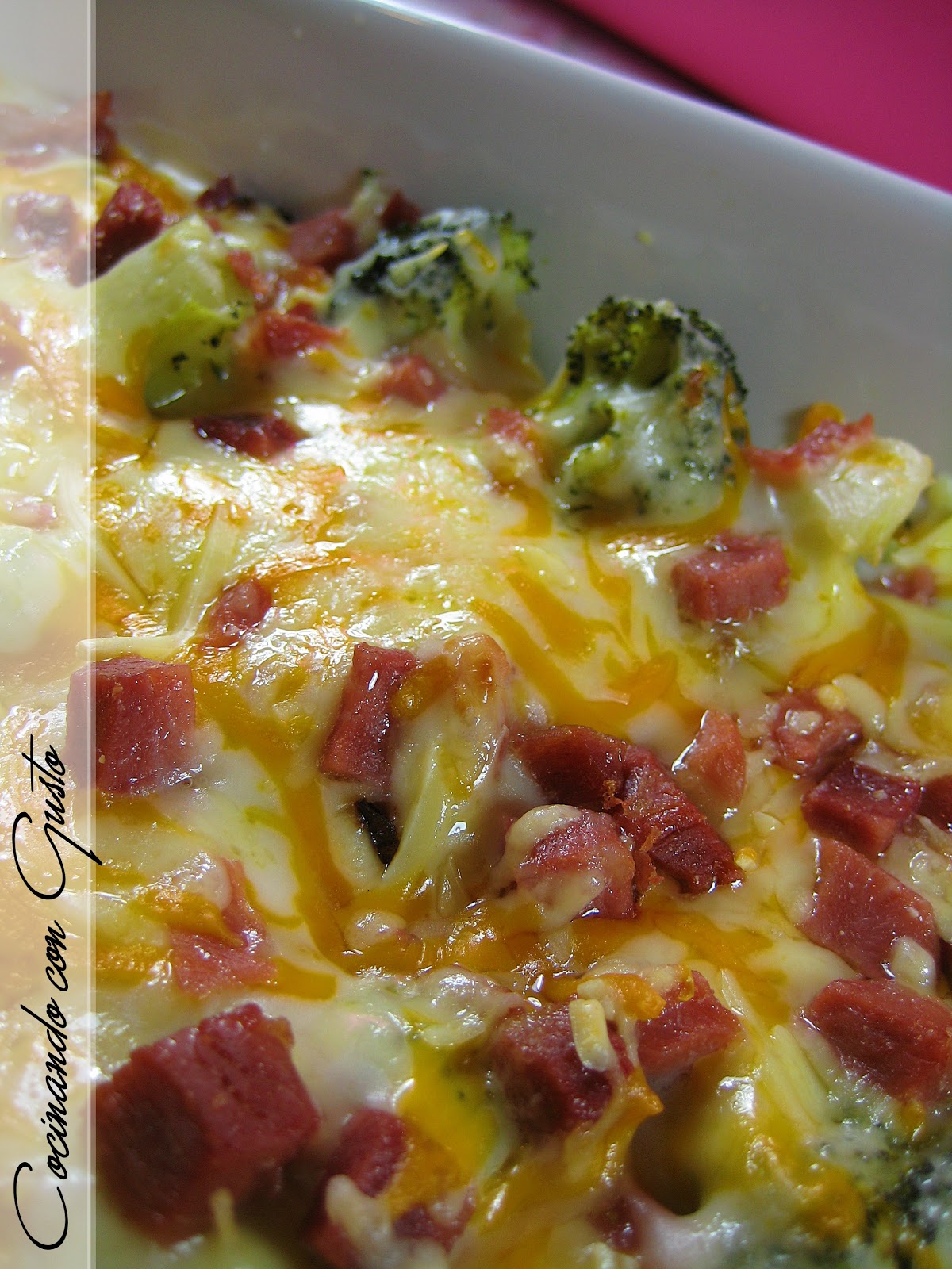 Brócoli con beicon y bechamel al horno | Comparterecetas.com