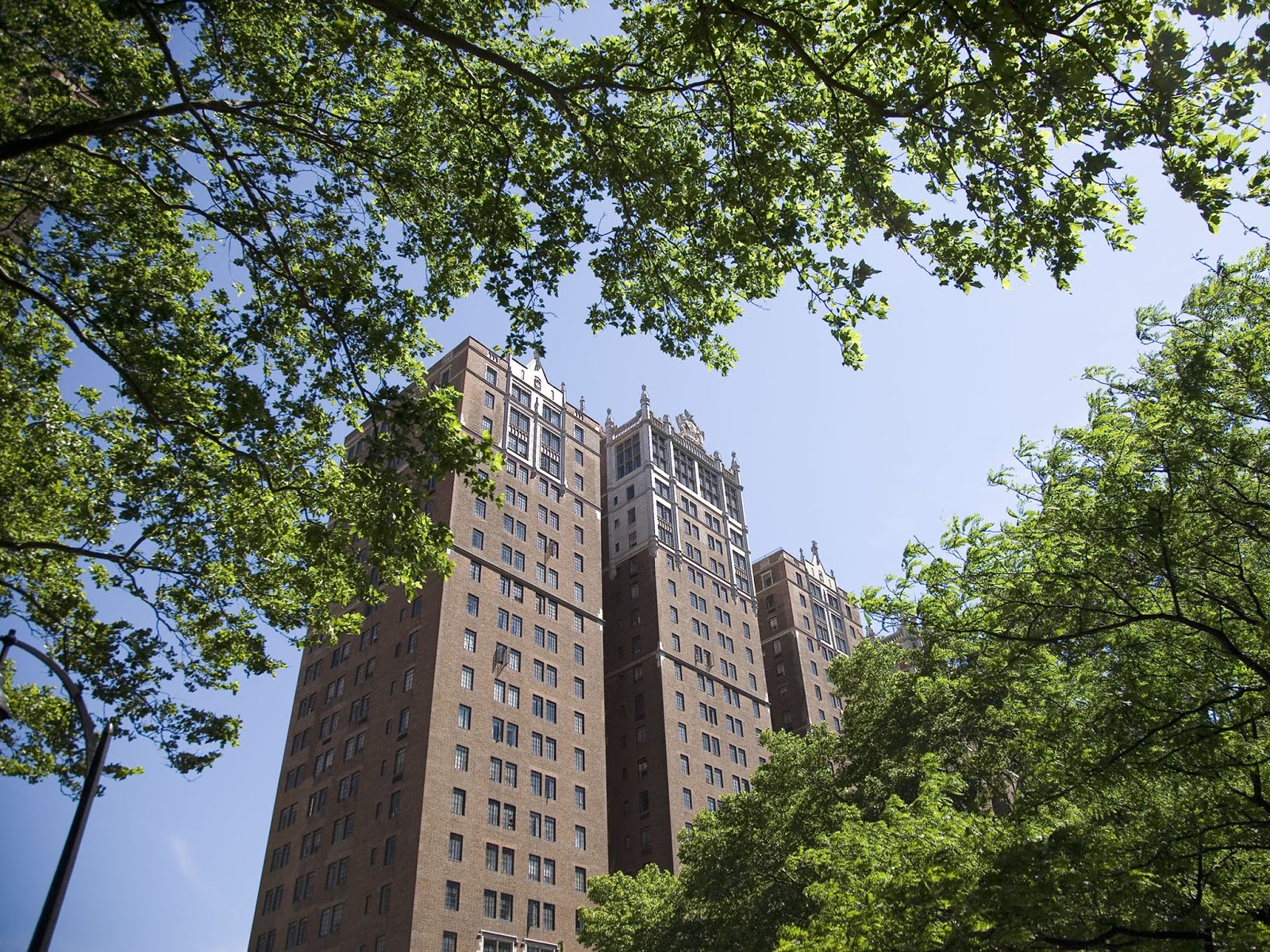 Midtown Blogger/Manhattan Valley Follies More about very small