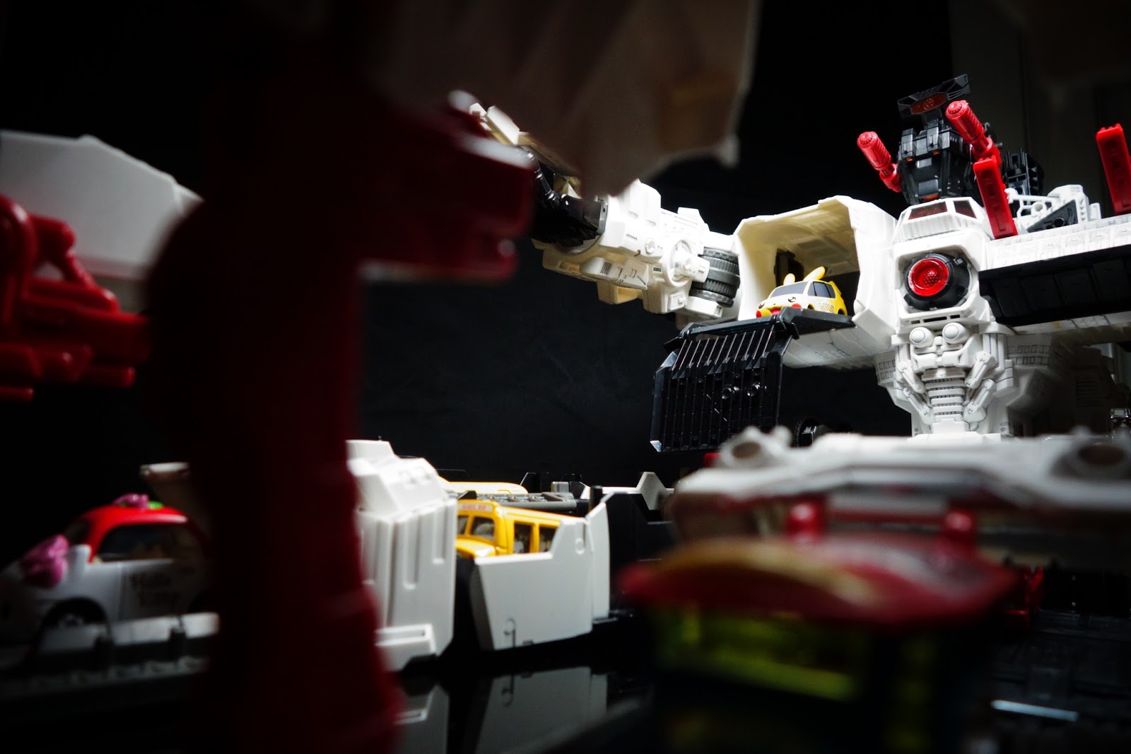 Gary Charm 魔術師的玩具 Blog : Generations IDW Titan class Metroplex (HKACG ...