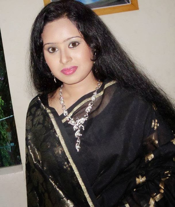 Bangladeshi Dhaka Latest Housewife Aunties Picture With Beautiful Saree -  Actress Photo Quen mobile