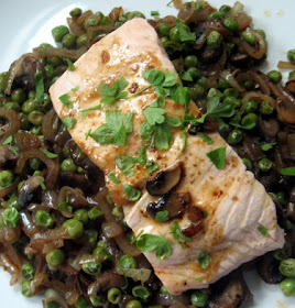 poached salmon with peas and mushrooms