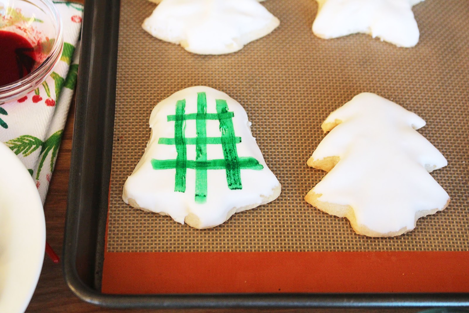 Kylee's Kitchen Painting Plaid Christmas Cookies
