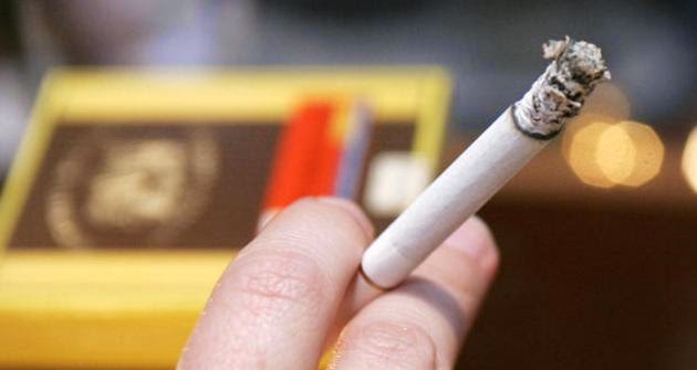 Καπνοβιομηχανία αποζημιώνει χήρα καπνιστή με 23,6 δισεκ. δολάρια 