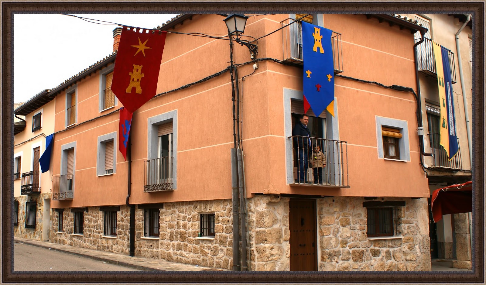 TENDILLA DE FERIA 2013. Las casas de Tendilla se engalanarón con