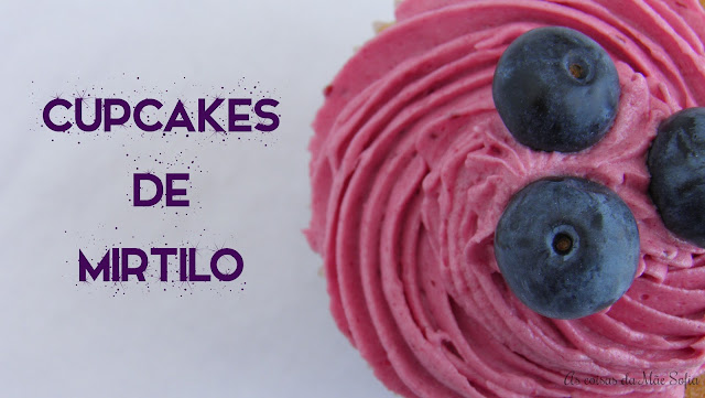 Cupcakes de Mirtilo com Cobertura de Mirtilo