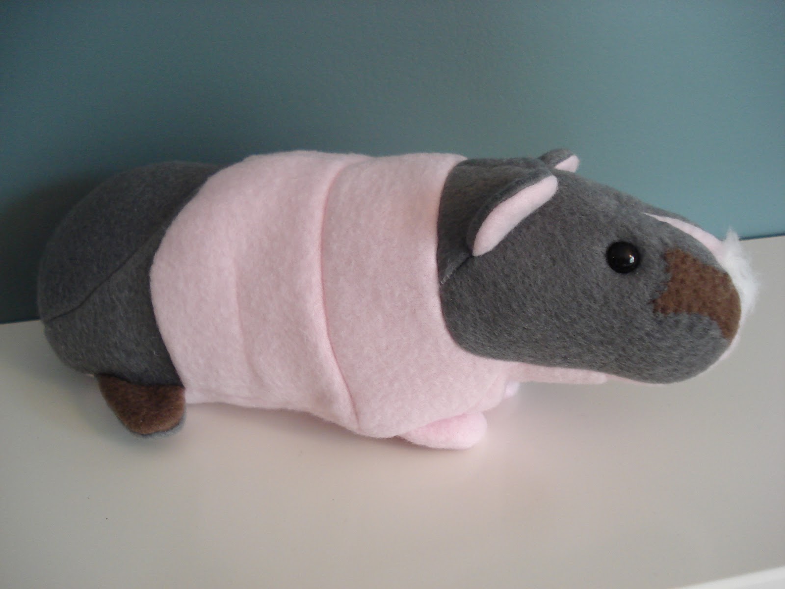 морские свинки после операции. операция морской свинке. одежка для морской свинки. морские свинки после операции. мочекаменная болезнь у морской свинки.