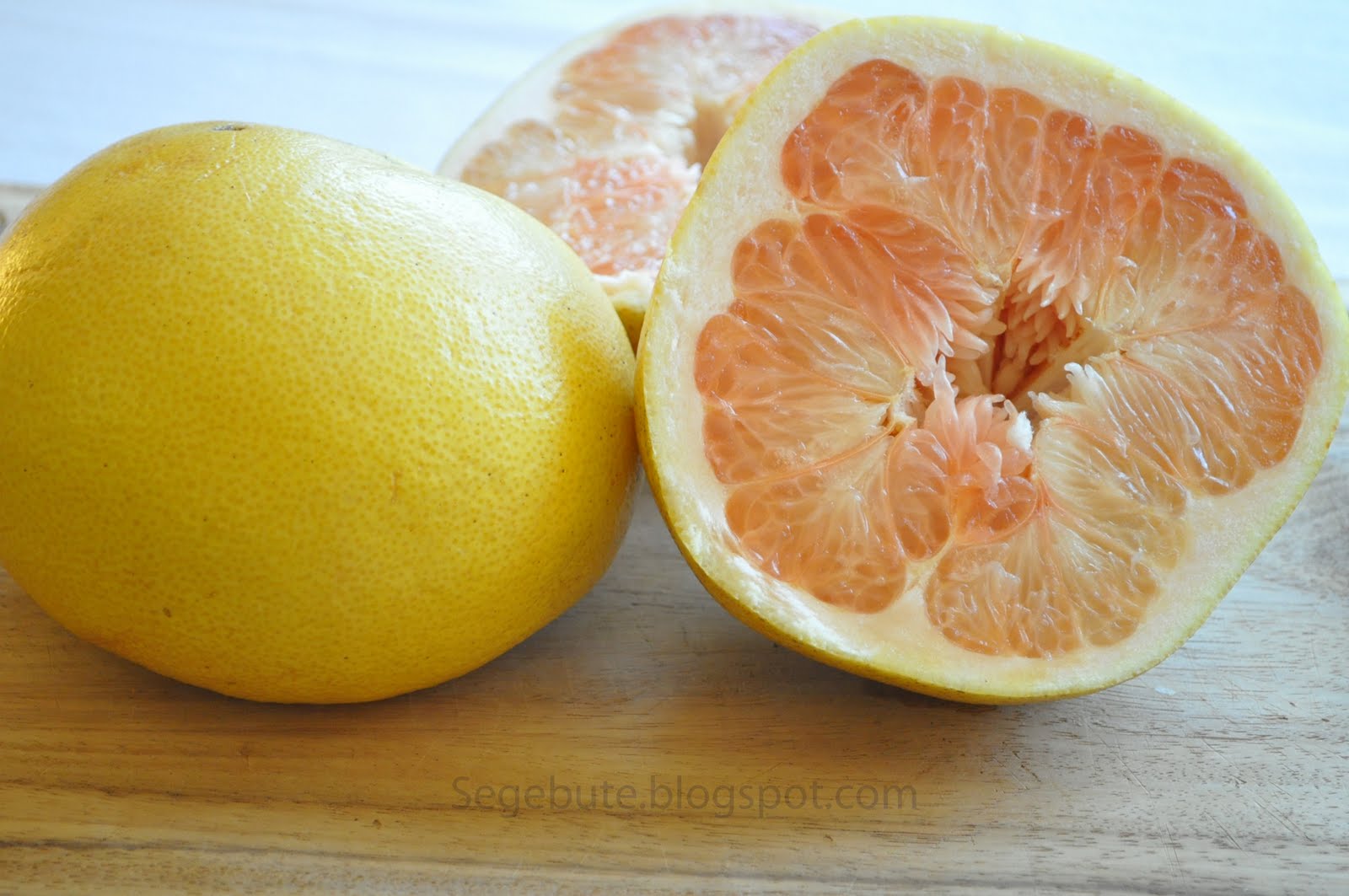 SEGEBUTĖS UŽRAŠAI Pomelas didysis greipfrutas