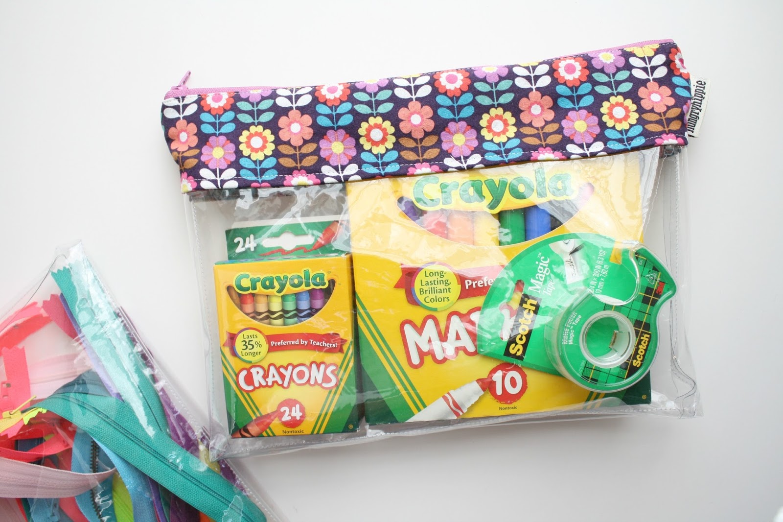 sewhungryhippie: How to sew a clear vinyl bag