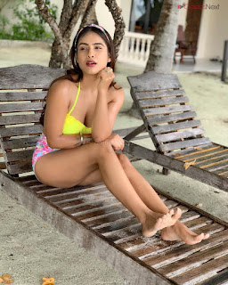 Neha Malik in Yellow Bikini Beautiful Actress Model in Spicy Yellow Bikini Pics .XYZ Exclusive 02