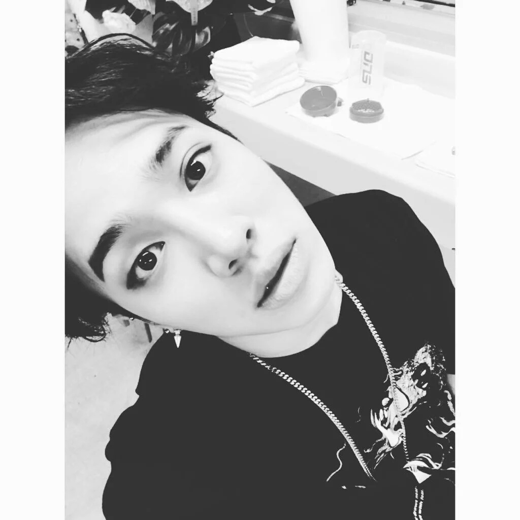 최근 셀고 탈출의 기미가 보이는 이기광 | 인스티즈