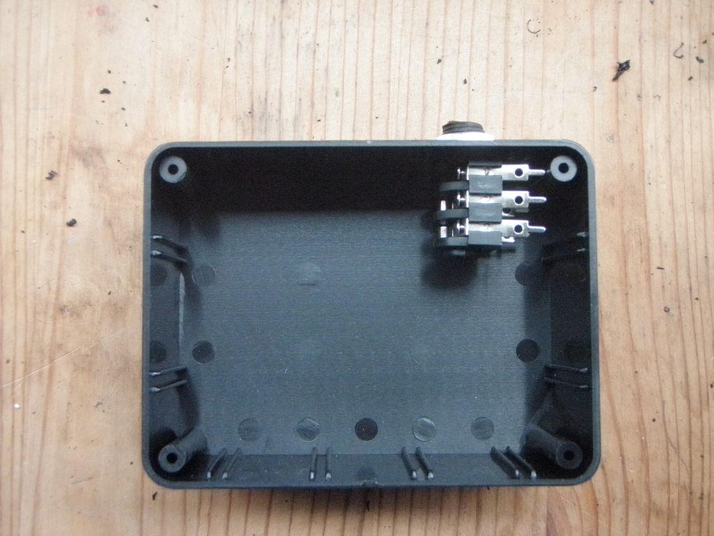 Making a simple DIY mini guitar amplifier DIY Strat (and other guitar