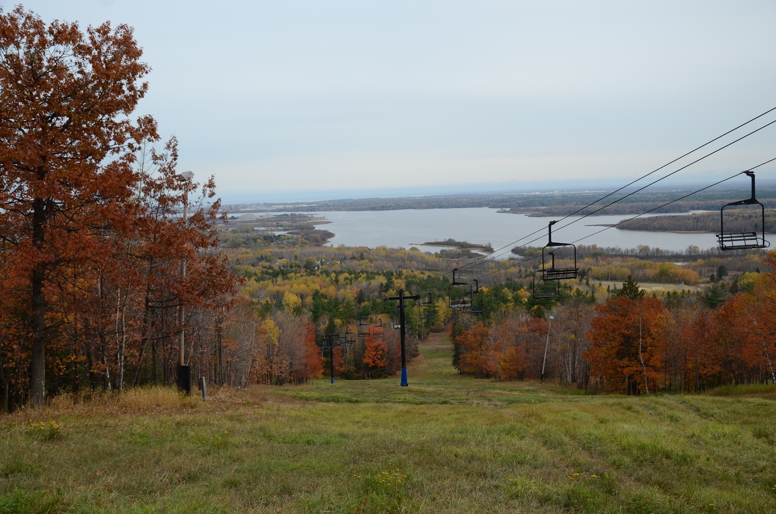 Life Lane Fall Colors in Duluth, Minnesota Scenic Skyline Parkway Drive