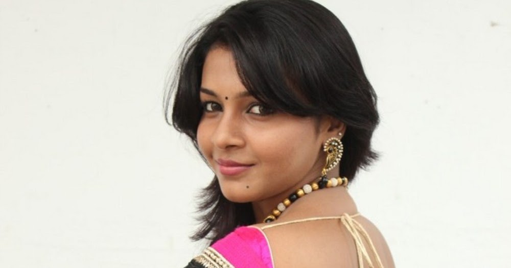 Saranya Nag New Hot Photos In Saree