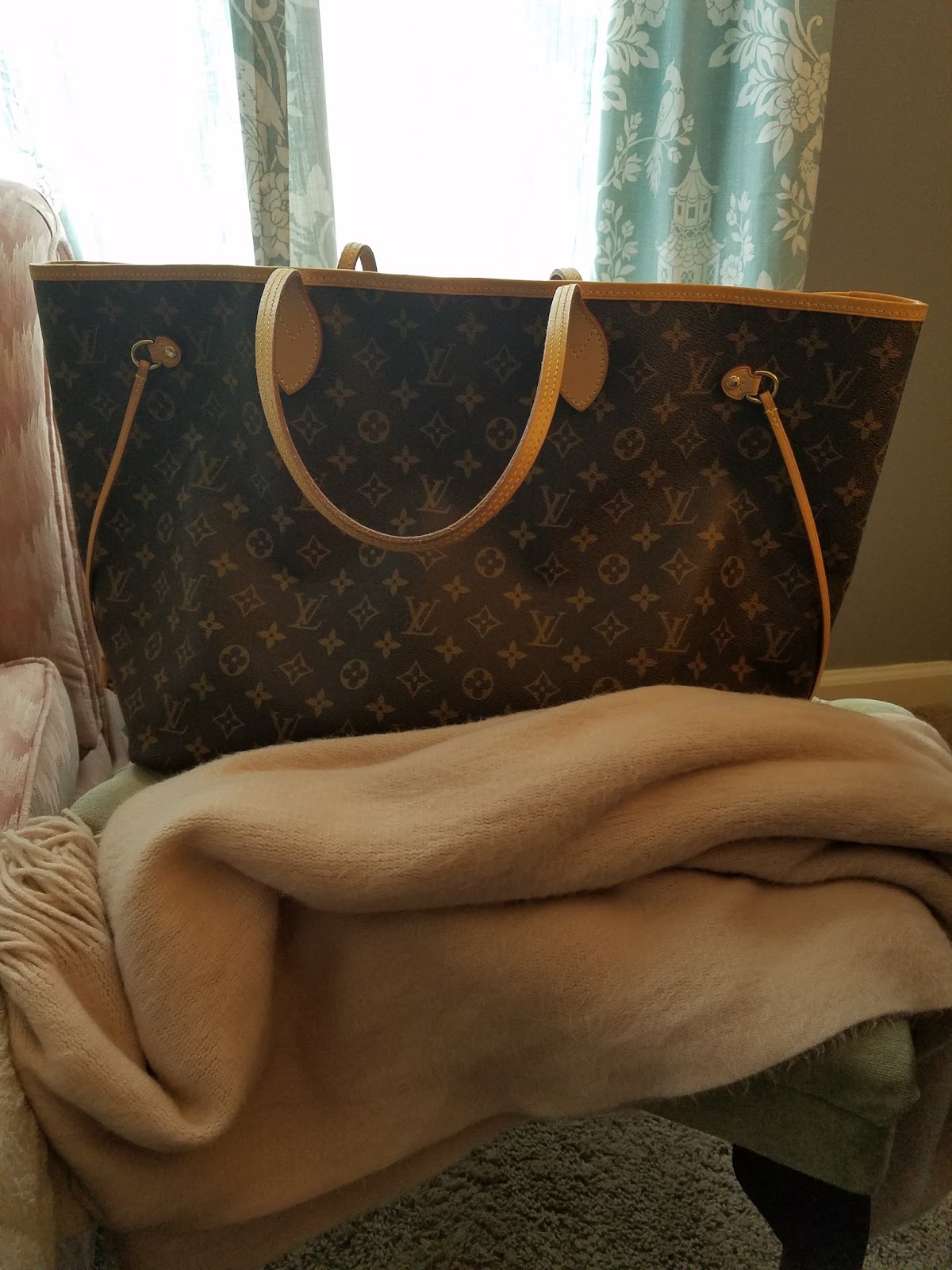 von maur luggage
