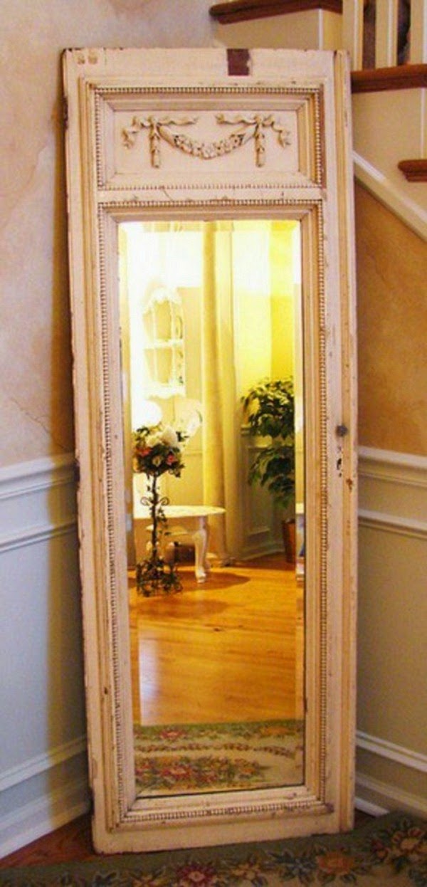 Reuse your old doors – cool decorations and DIY furniture
