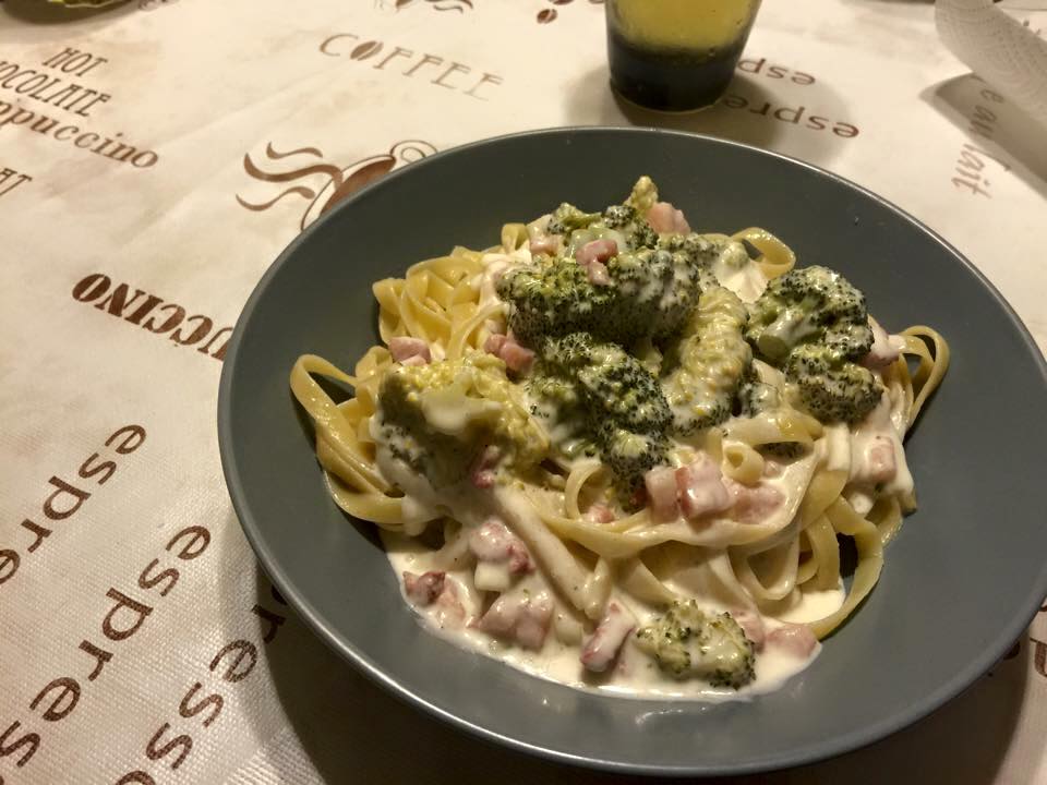 cooking like mama with Simone Bechamel Sauce aka Alfredo