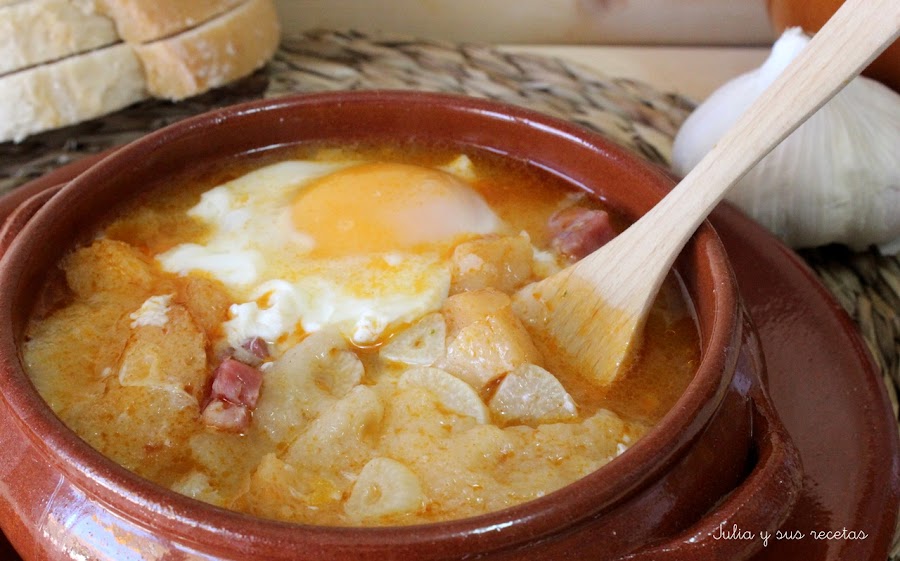 Sopa de ajo o sopa castellana