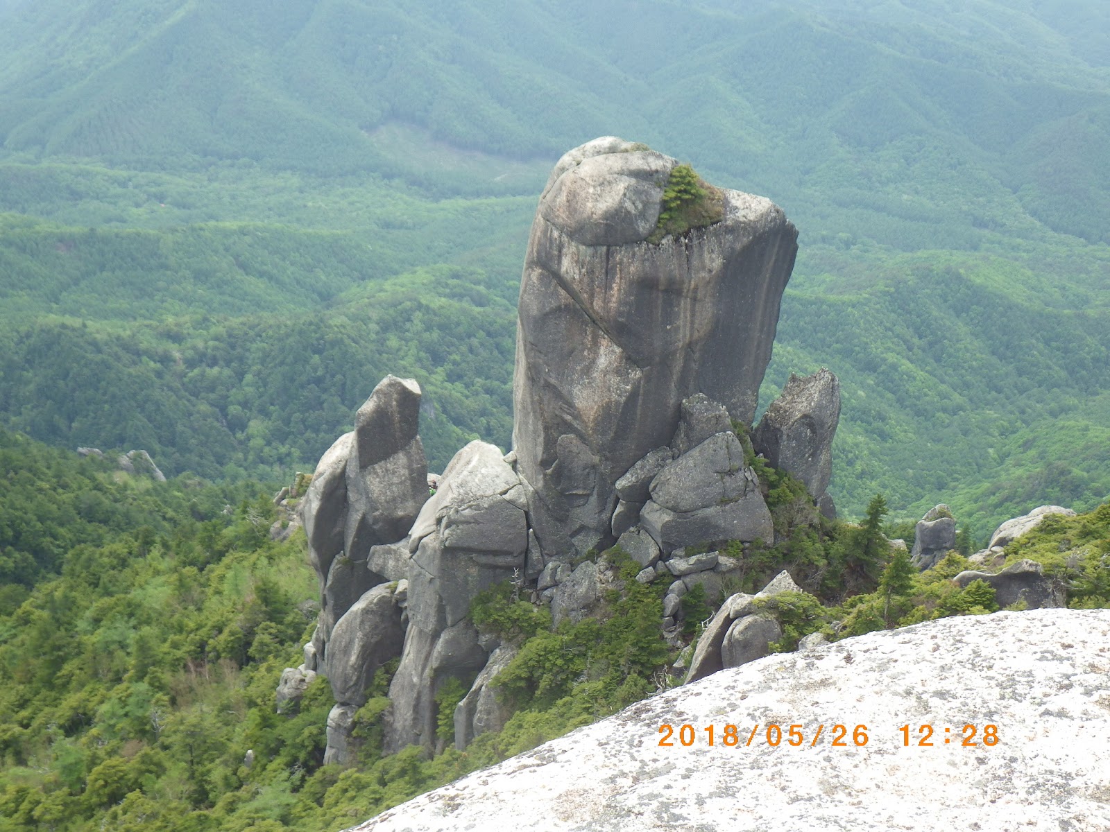 川崎柴笛クラブ 神奈川県 川崎市 山岳会 18 5 26 27 瑞牆山 大ヤスリ岩のハイピークルートの登攀
