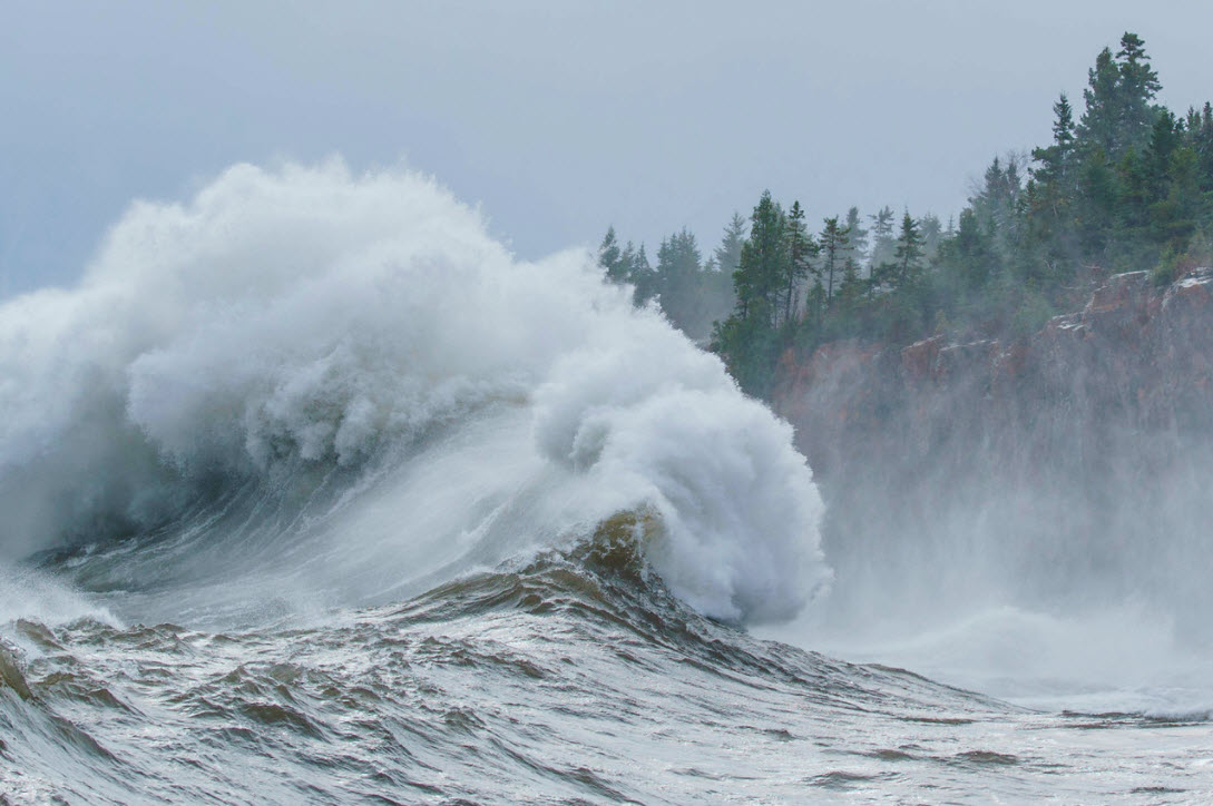 Duluth Harbor Cam: Wave Power - Paul Sundberg