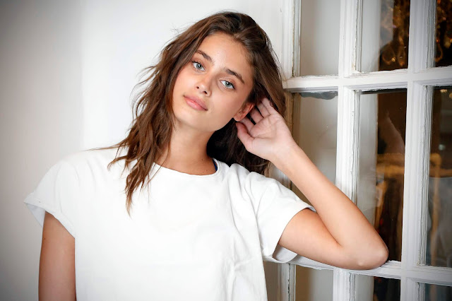 taylor hill hd images 