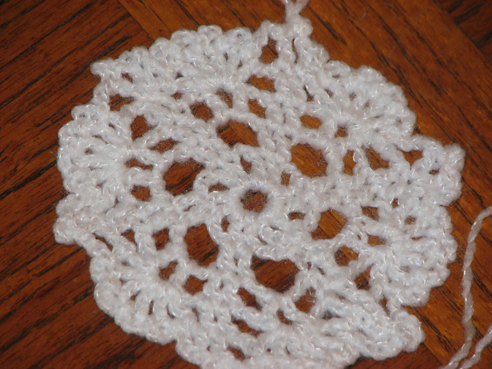 Creative Crochet by Becky Crochet Snowflake Christmas Tree Skirt & Pattern