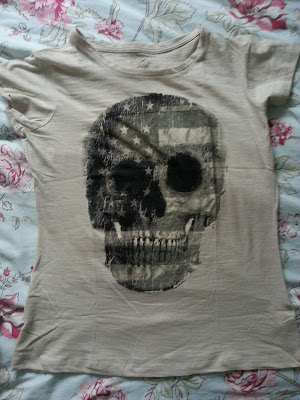 A picture of a Primark Skull Print T-Shirt