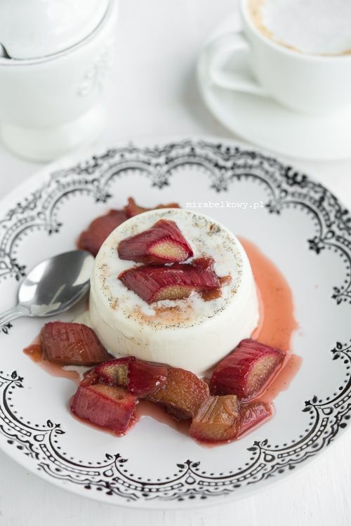 Mirabelkowy blog Panna cotta z mascarpone i pieczonym rabarbarem