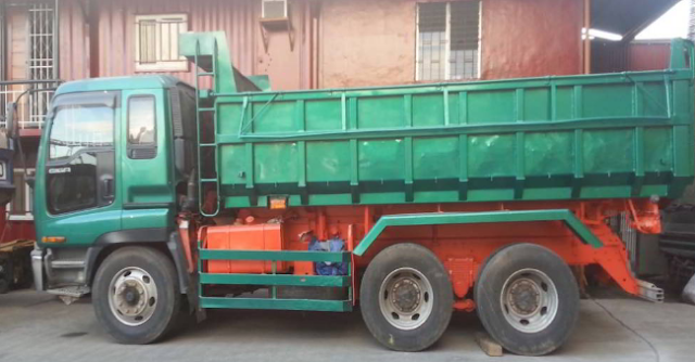 Dump Truck Isuzu-hijau biru