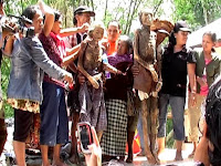 Seram! Upacara Ma'nene Di Toraja Ini Bikin Bulu Kuduk Merinding