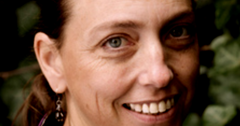 ENORMIO: JILL PRUETZ / «Chimpancés casi humanos: se refugian en cuevas