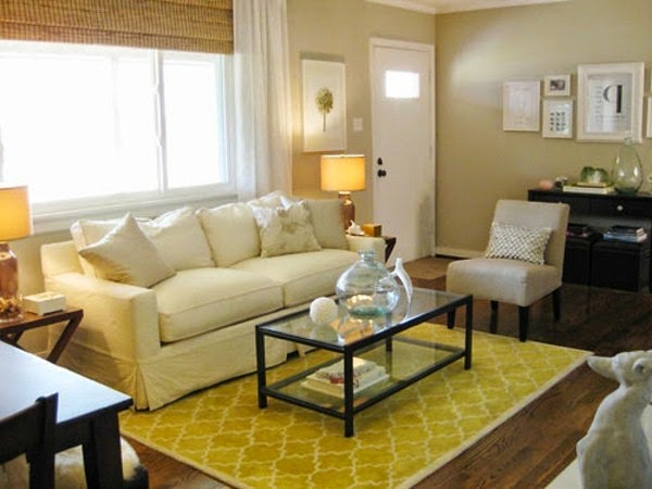 Yellow carpet in the home